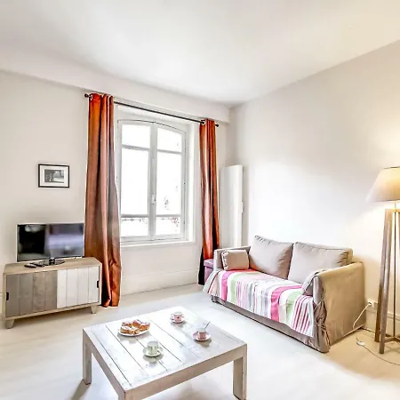 Rasidence Du Louvre Apartment
